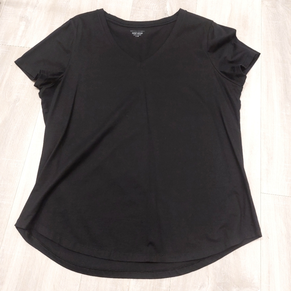 Banana Republic Supima Cotton V Neck T-shirt